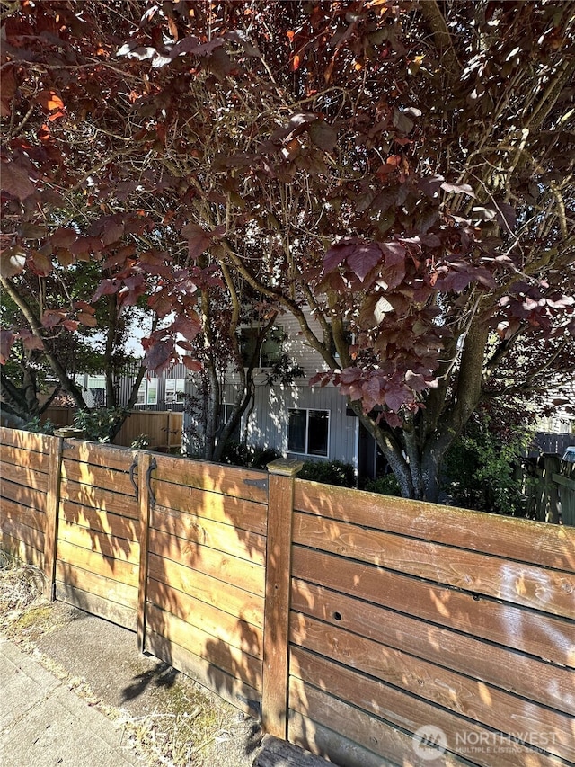 10511 Midvale Ave N Unit 202, Seattle, WA 98133 - view of yard