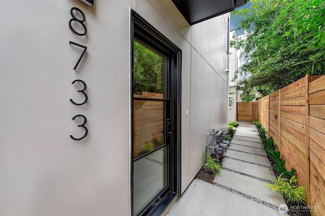 8733 13th Ave NW Unit A, Seattle, WA 98117 - property entrance
