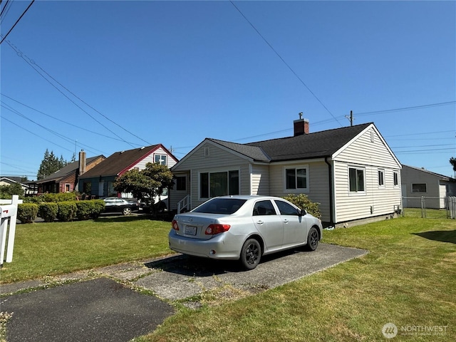 1717 Cherry St, Aberdeen, WA 98520 - view of front of home featuring a chimney