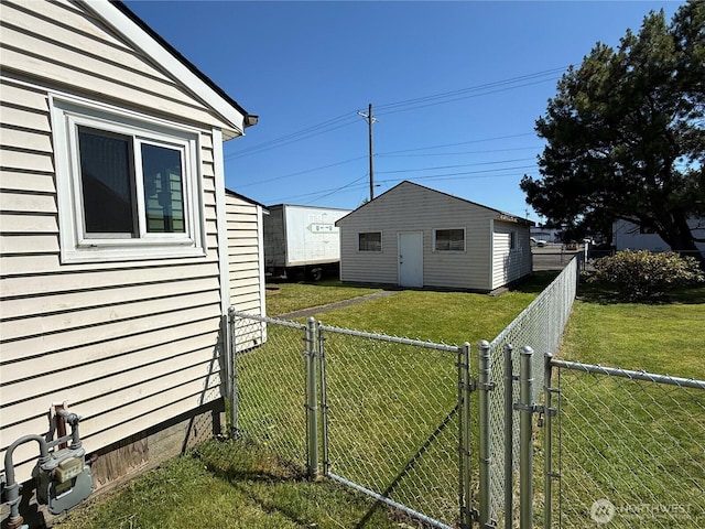 1717 Cherry St, Aberdeen, WA 98520 - fenced backyard with a gate