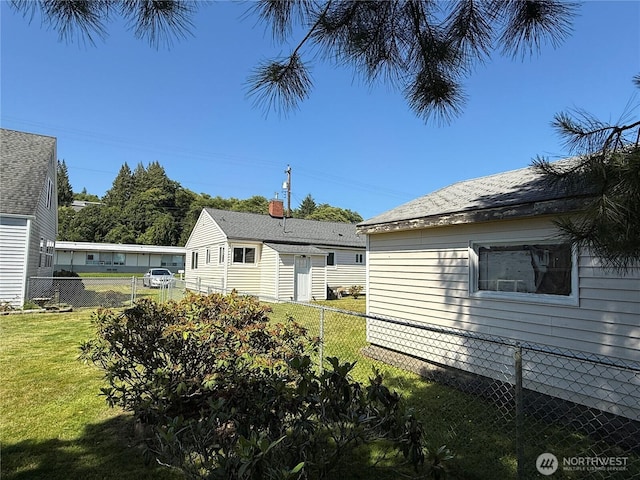 1717 Cherry St, Aberdeen, WA 98520 - view of side of home featuring an outbuilding