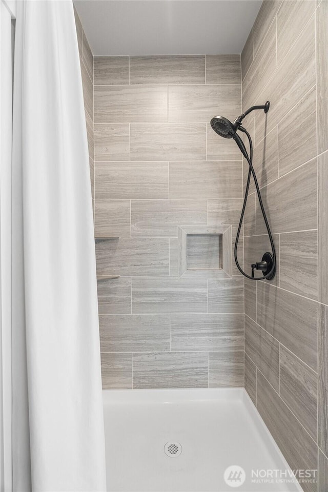 10 Coyote Rd, Montesano, WA 98563 - bathroom featuring a tile shower