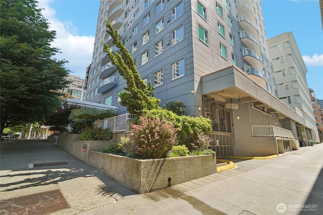 121 Vine St Unit 402, Seattle, WA 98121 - view of apartment building / complex