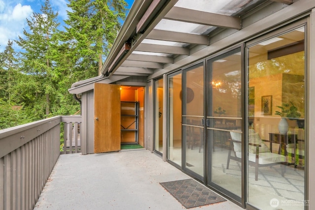 1541 NE 143rd St Unit H5, Seattle, WA 98125 - view of patio / terrace
