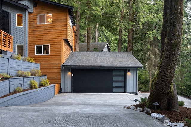 13 Westbrook Ct, Bellingham, WA 98229 - garage with driveway