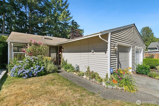13216 NE 138th Pl, Kirkland, WA 98034 - view of front of home with driveway and a front yard
