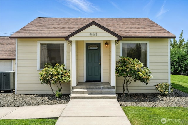 461 NE Lambert Ave, College Place, WA 99324 - bungalow-style home with a shingled roof
