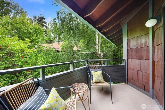 8941 Ravenna Ave NE, Seattle, WA 98115 - view of balcony