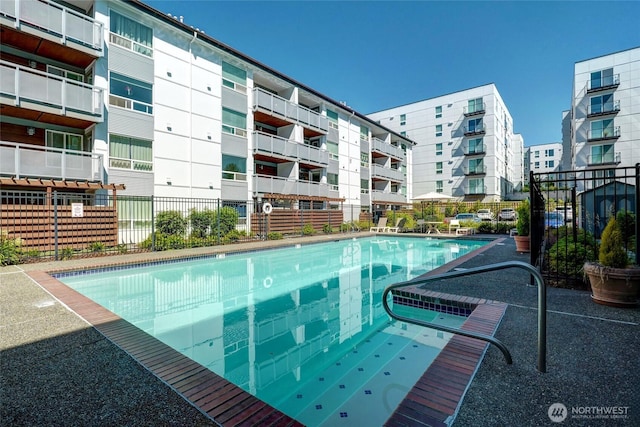 10501 8th Ave NE Unit 334, Seattle, WA 98125 - view of community pool