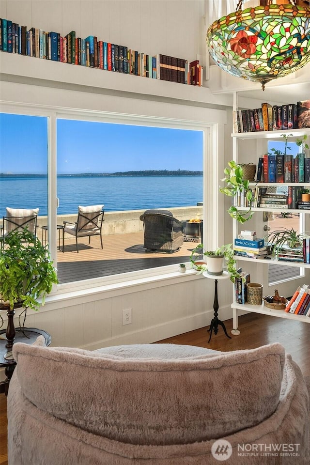 10843 Point Vashon Dr SW, Vashon, WA 98070 - living area with wood finished floors and a water view