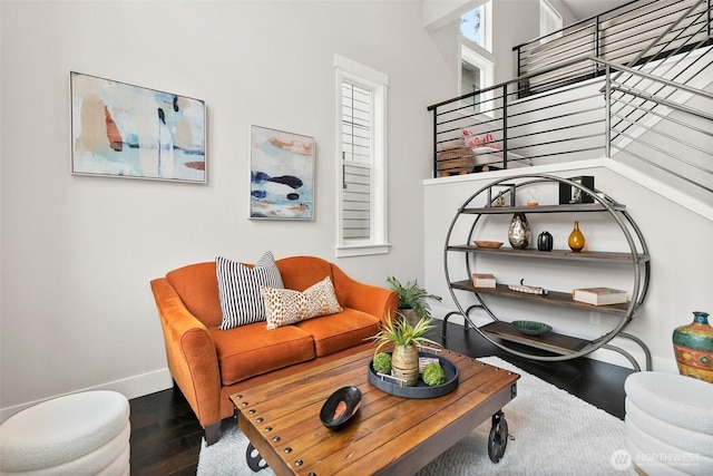 305 Field Pl SE, Renton, WA 98059 - living area featuring baseboards and wood finished floors