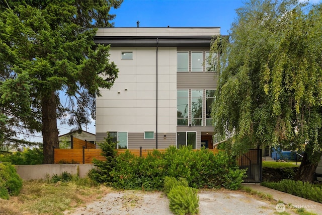 5404 26th Ave SW, Seattle, WA 98106 - rear view of property
