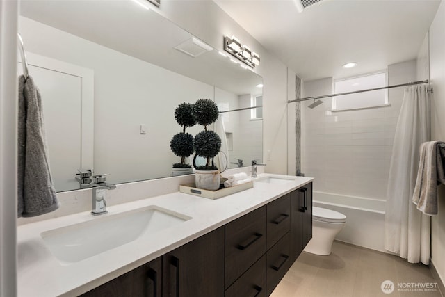 5404 26th Ave SW, Seattle, WA 98106 - full bathroom with double vanity and shower / tub combo