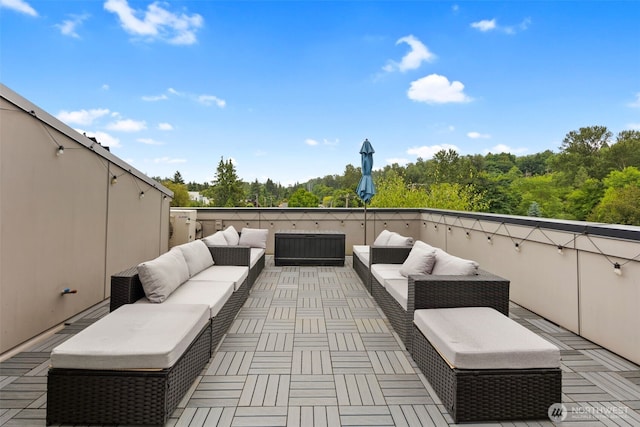 5404 26th Ave SW, Seattle, WA 98106 - view of patio featuring an outdoor hangout area