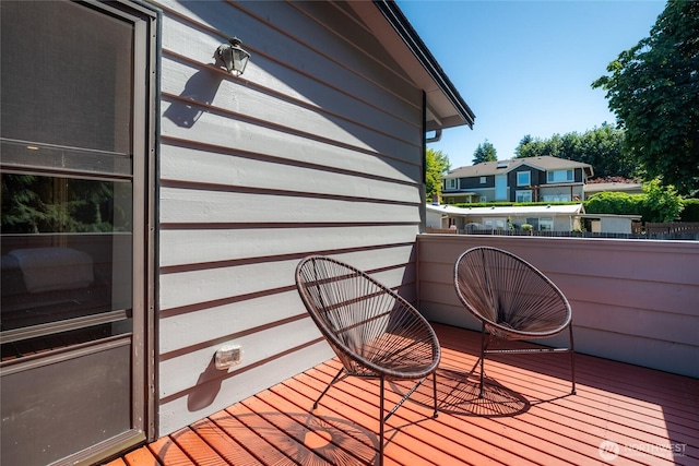 11627 NE 75th St, Kirkland, WA 98033 - view of wooden deck