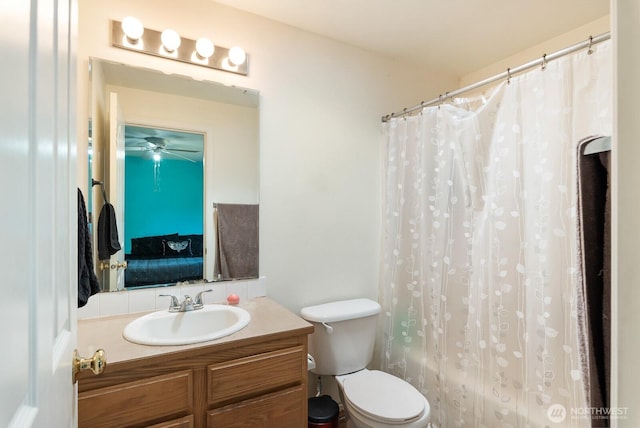 405 Spring Ln, Sedro Woolley, WA 98284 - ensuite bathroom with vanity, ceiling fan, and a shower with shower curtain