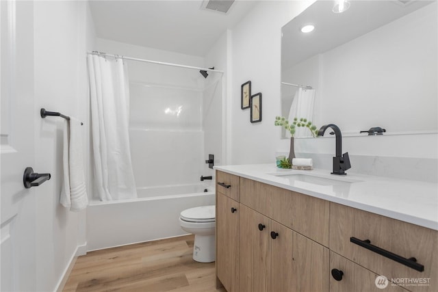 4710 Sagebrush Ln, Blaine, WA 98230 - bathroom with vanity, shower / bath combination with curtain, and wood finished floors