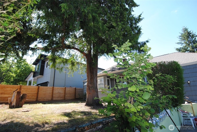130 S 108th Pl, Seattle, WA 98168 - view of yard