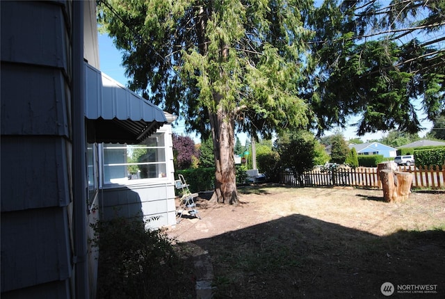 130 S 108th Pl, Seattle, WA 98168 - view of yard