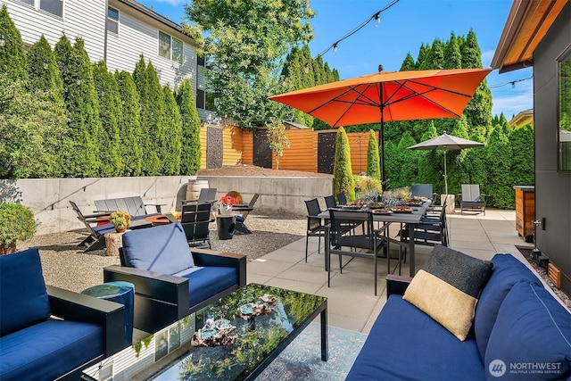 1808 2nd St, Kirkland, WA 98033 - fenced backyard featuring an outdoor living space, outdoor dining space, and a patio area