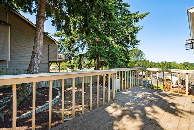 4201 SW 328th Ct, Federal Way, WA 98023 - view of wooden deck