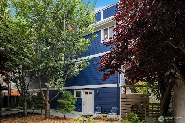 2344 44th Ave SW Unit B, Seattle, WA 98116 - rear view of house