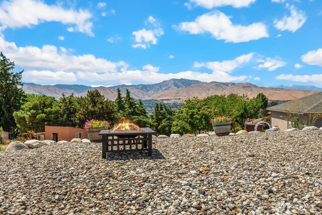 2615 N Baker Ave, East Wenatchee, WA 98802 - view of mountain background