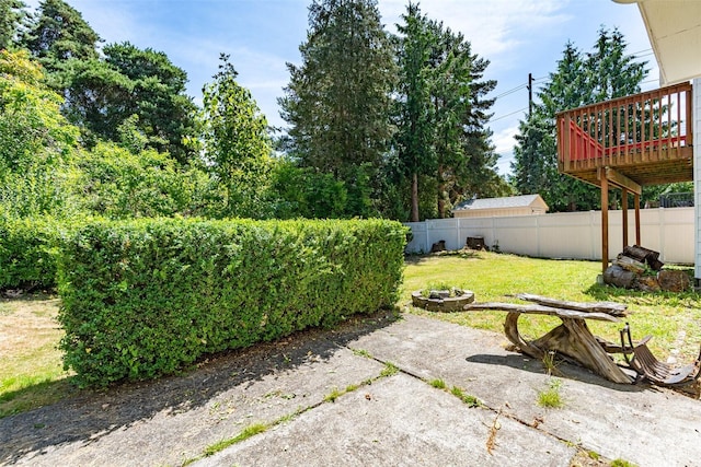34716 4th Pl S, Federal Way, WA 98003 - fenced backyard featuring an outdoor fire pit