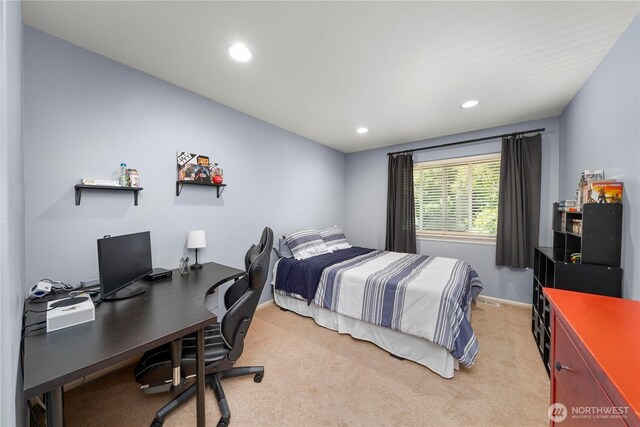 5625 Elizabeth Ave SE, Auburn, WA 98092 - bedroom featuring light colored carpet, recessed lighting, and an office area