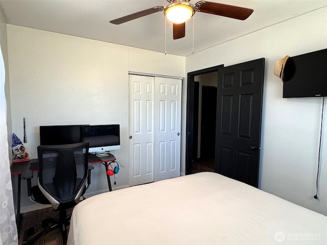 616 S Ironwood, Moses Lake, WA 98837 - bedroom featuring an office area, a closet, wood finished floors, and ceiling fan
