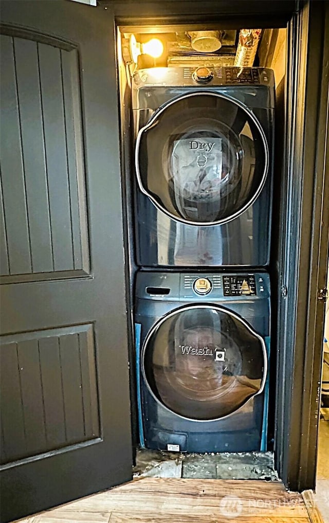 616 S Ironwood, Moses Lake, WA 98837 - washroom with estacked washer and dryer