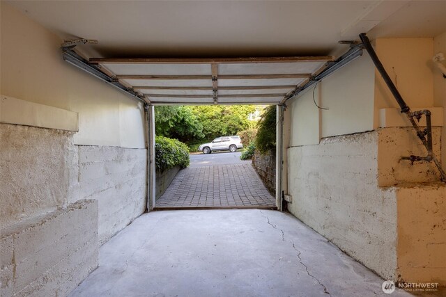 2555 Queen Anne Ave N, Seattle, WA 98109 - view of garage