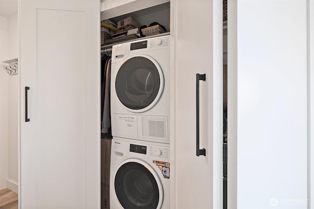 65 Kirkland Ave Unit 108, Kirkland, WA 98033 - washroom with stacked washing machine and dryer