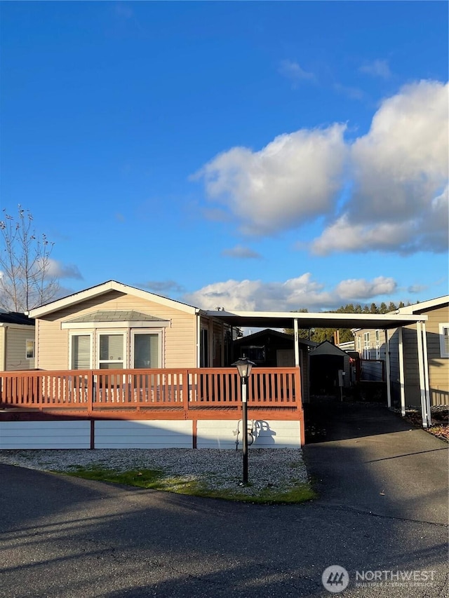 1200 Lincoln St Unit 117, Bellingham, WA 98229 - manufactured / mobile home featuring a carport and driveway