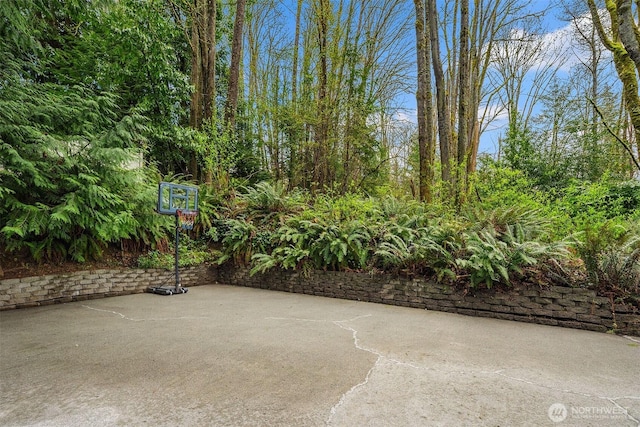 8475 SE 45th St, Mercer Island, WA 98040 - view of patio / terrace
