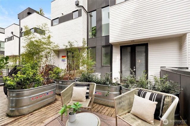 410A 10th Ave E, Seattle, WA 98102 - view of wooden terrace