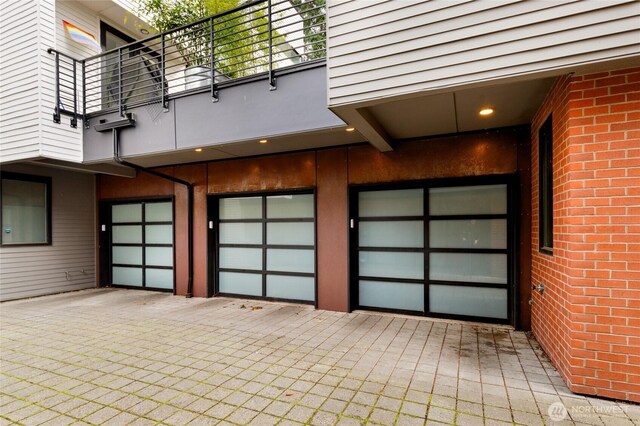 410A 10th Ave E, Seattle, WA 98102 - garage with driveway
