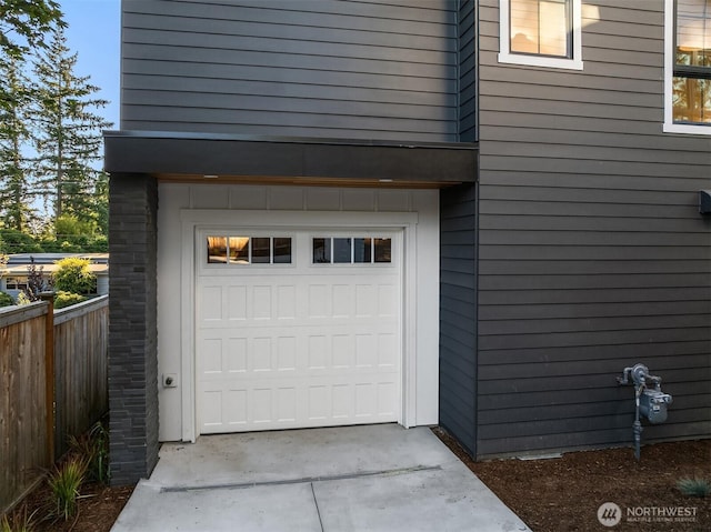 10505 NE 112th St, Kirkland, WA 98033 - garage featuring concrete driveway