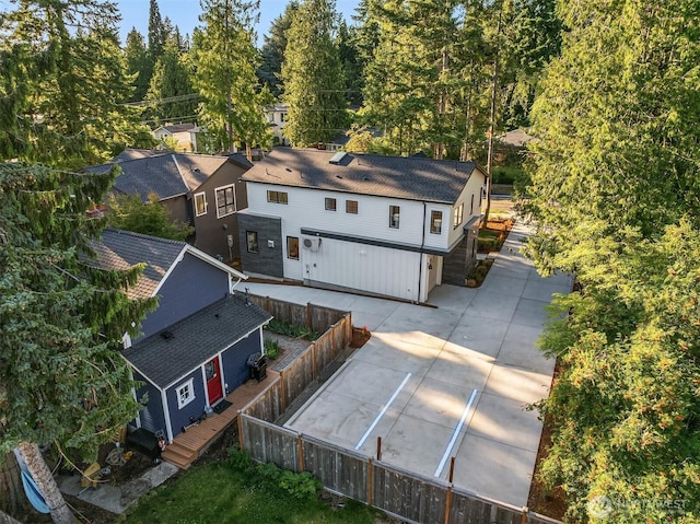 10505 NE 112th St, Kirkland, WA 98033 - aerial view of property and surrounding area