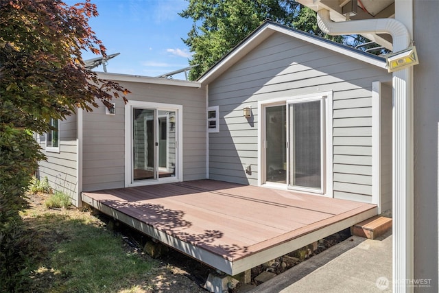 610 128th St S, Tacoma, WA 98444 - view of wooden terrace