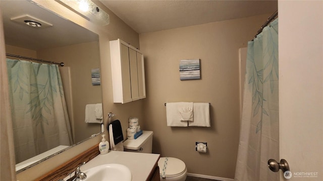 835 Ocean Shores Blvd NW Unit 305, Ocean Shores, WA 98569 - full bath with vanity and a shower with curtain