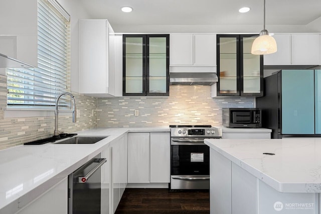 1326 SW 340th St, Federal Way, WA 98023 - kitchen with electric stove, refrigerator, dishwashing machine, wall chimney range hood, and white cabinets