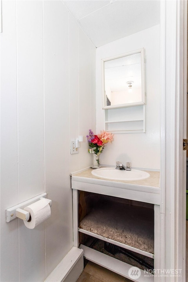 5920 200th St SW Unit 37, Lynnwood, WA 98038 - bathroom featuring vanity