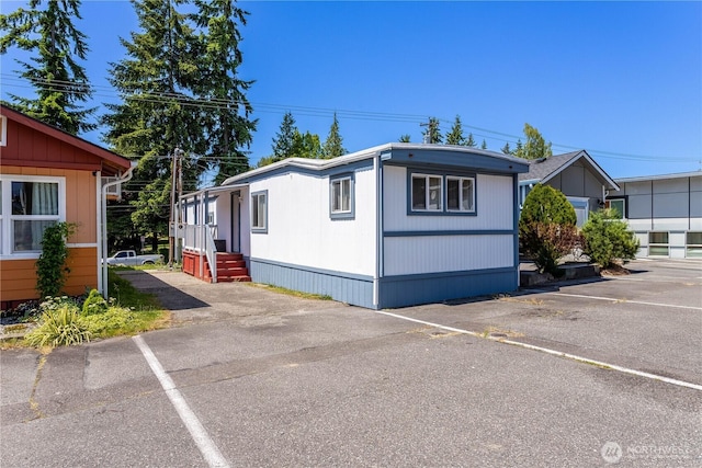 5920 200th St SW Unit 37, Lynnwood, WA 98038 - manufactured / mobile home featuring uncovered parking