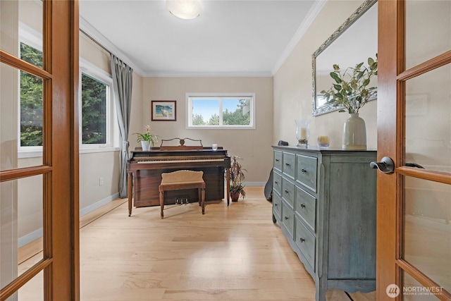 7709 NE 170th St, Kenmore, WA 98028 - sitting room featuring crown molding and light wood finished floors