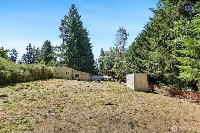 1308 S 359th St, Federal Way, WA 98003 - view of yard featuring a storage shed
