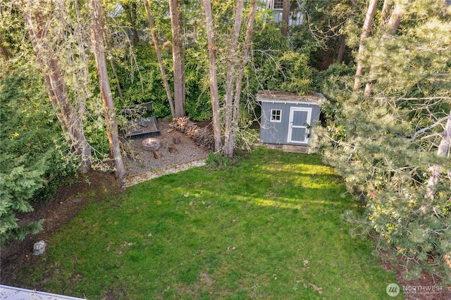 7826 SE 24th St, Mercer Island, WA 98040 - view of grassy yard featuring a shed