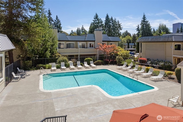 10305 NE 16th St Unit I6, Bellevue, WA 98004 - community pool with a patio