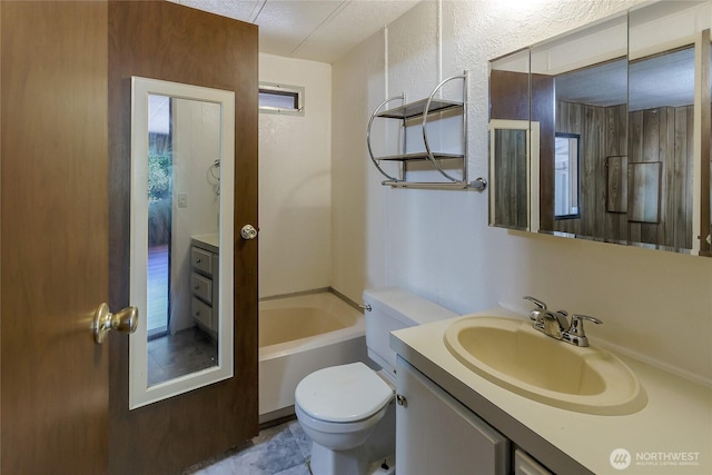 151 Dietz Dr, Quilcene, WA 98376 - full bath with vanity, a tub to relax in, and a textured wall