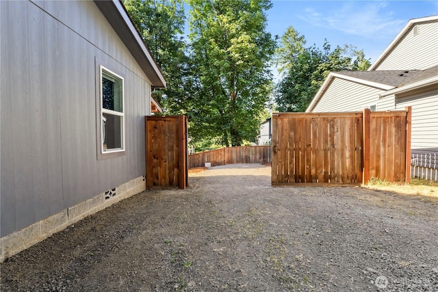 7113 E Dakota St, Port Orchard, WA 98366 - view of side of property with crawl space